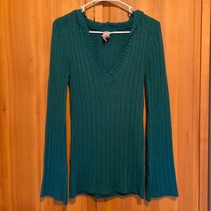 Hooded v-neck sweater